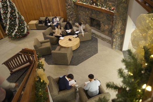 Bible-seminar-photo-8676-1.jpg